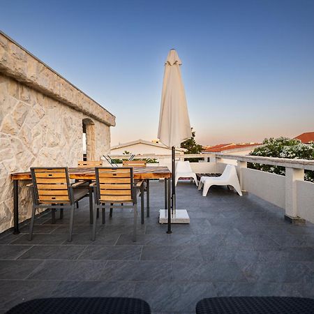Cool Sunny Apartments Vir Exterior foto