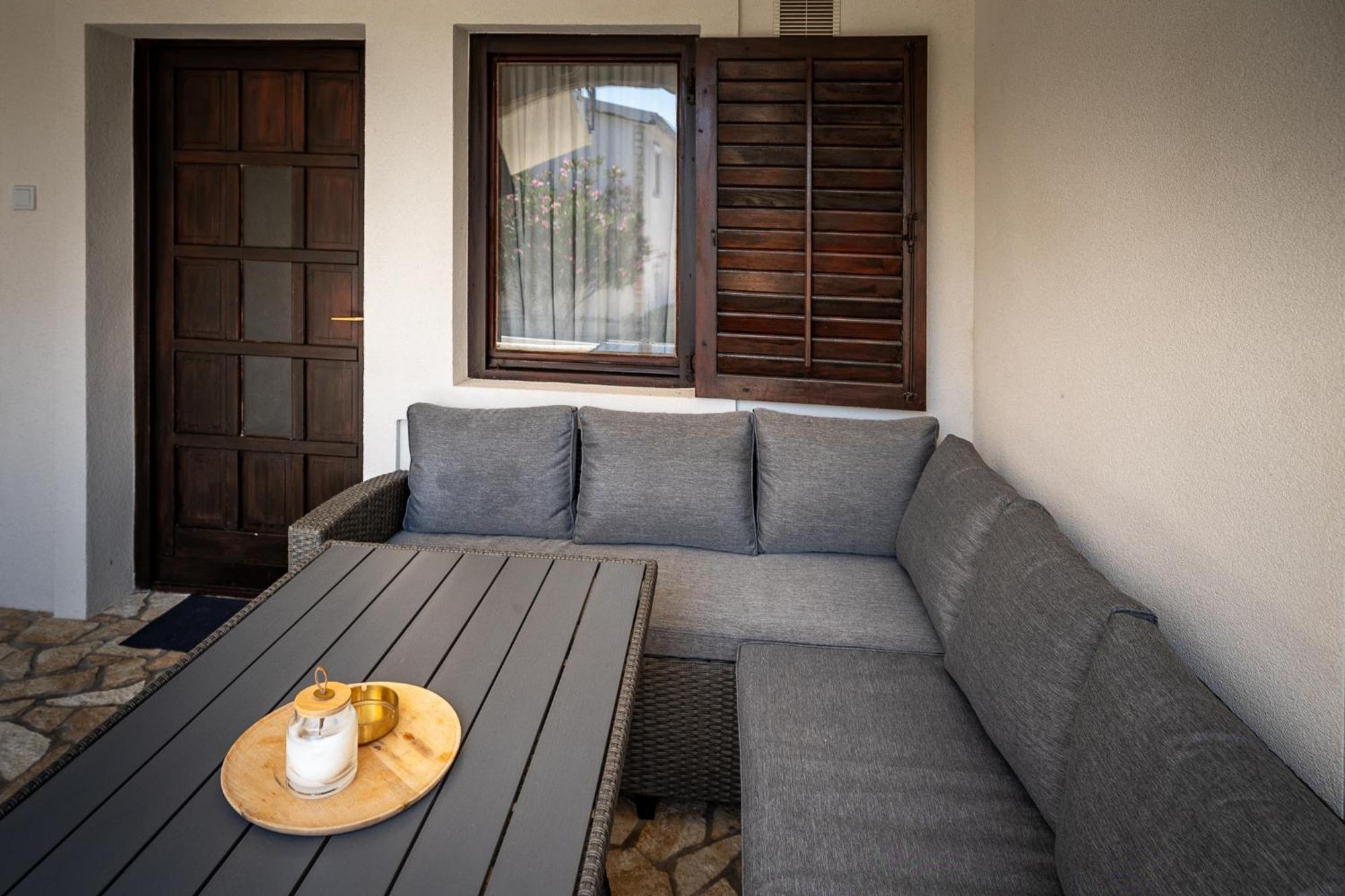 Cool Sunny Apartments Vir Exterior foto