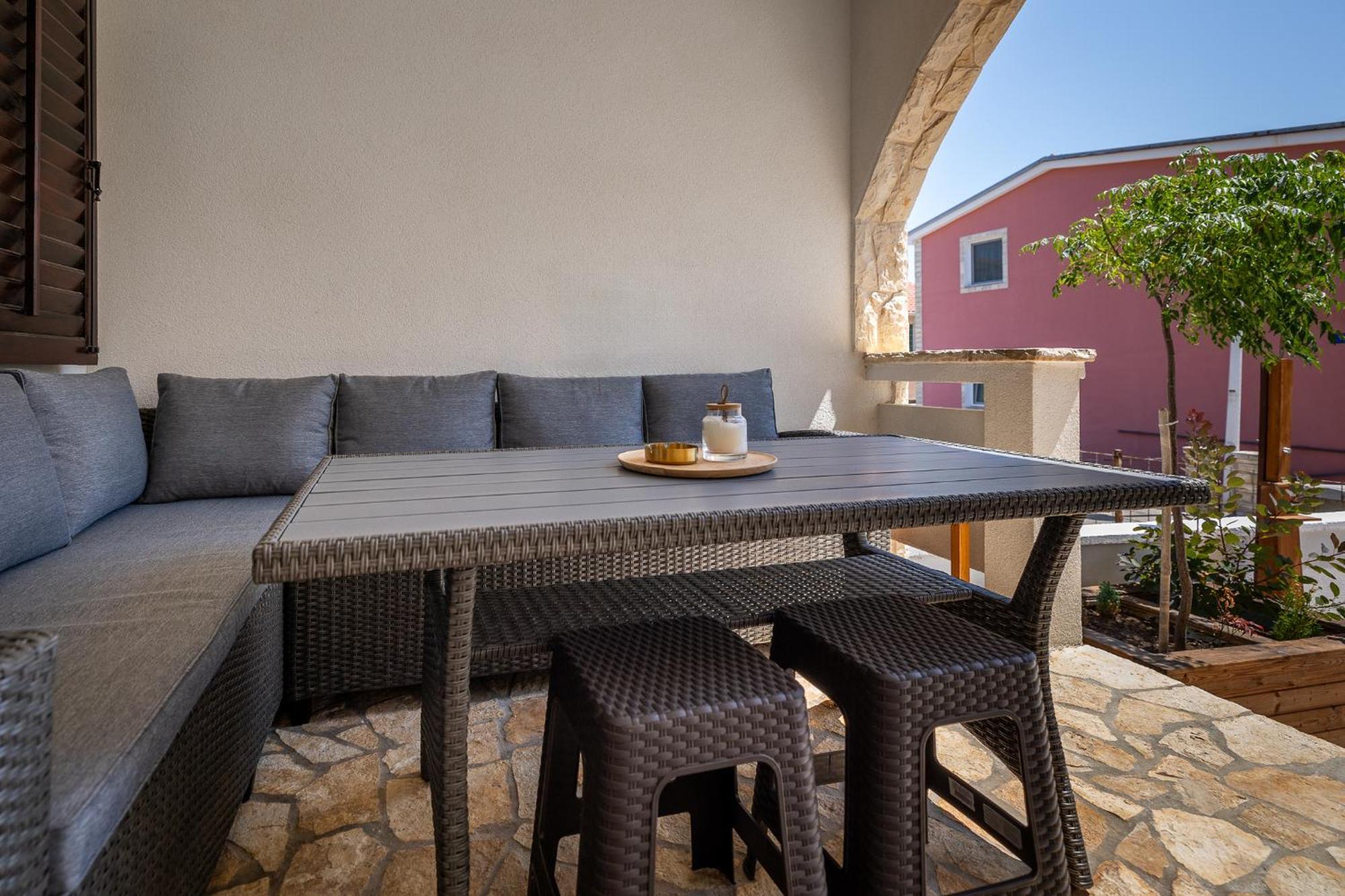 Cool Sunny Apartments Vir Exterior foto
